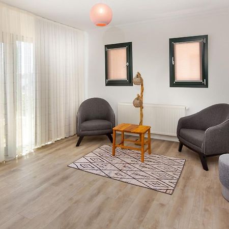 Beacon Hill Suites 阿奇亚卡 外观 照片